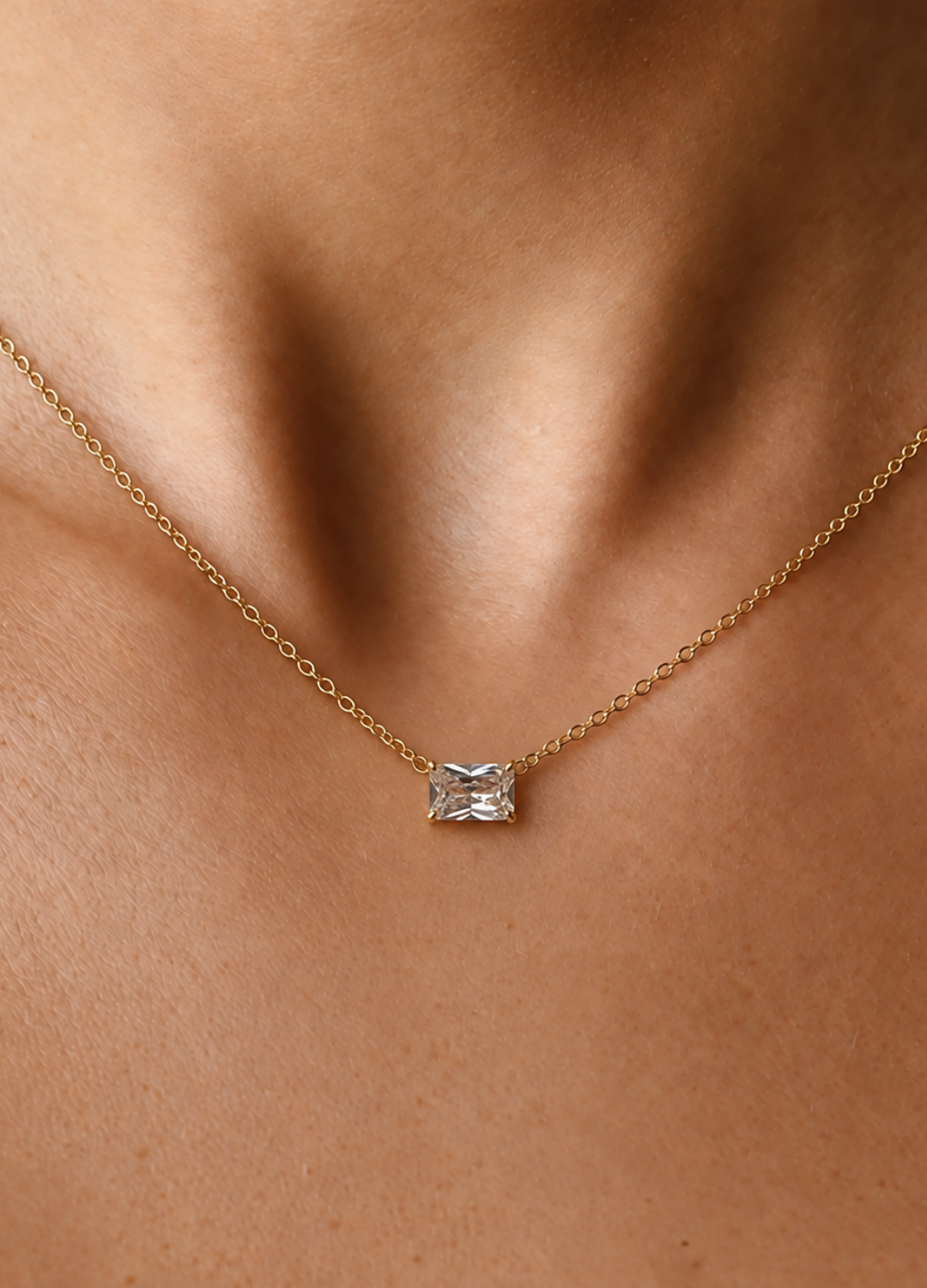 ZOE NECKLACE