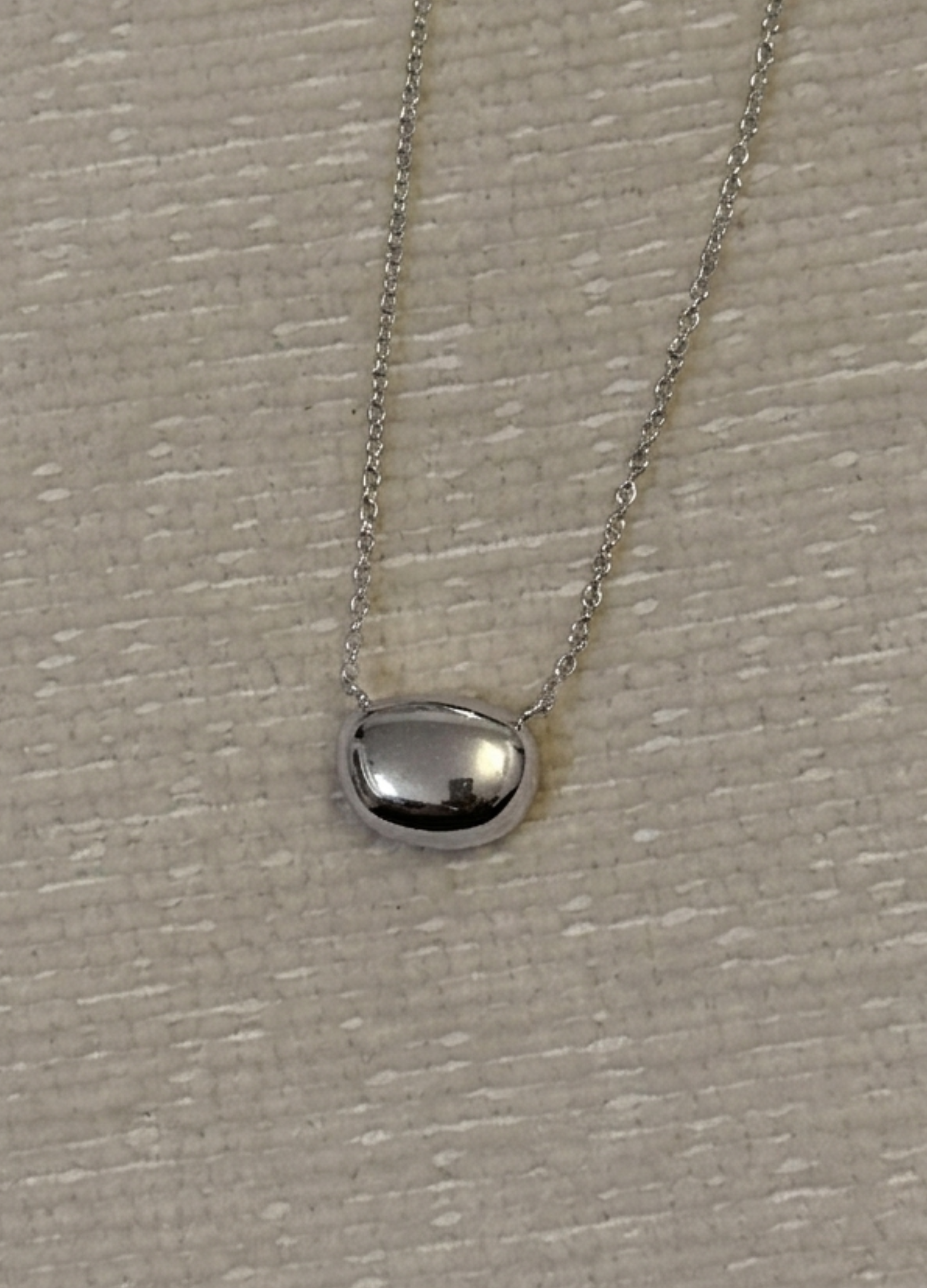 PEBBLE NECKLACE