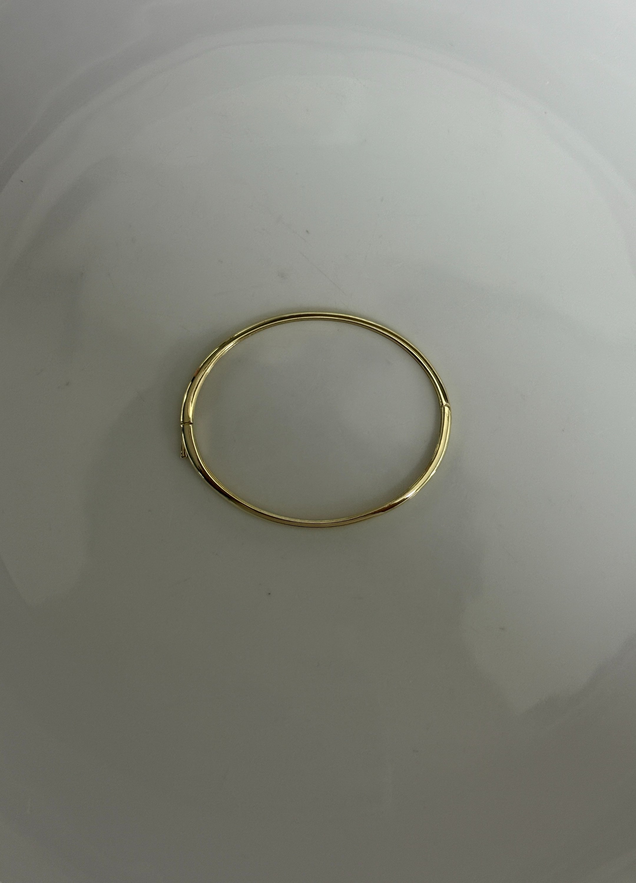 PETITE BANGLE