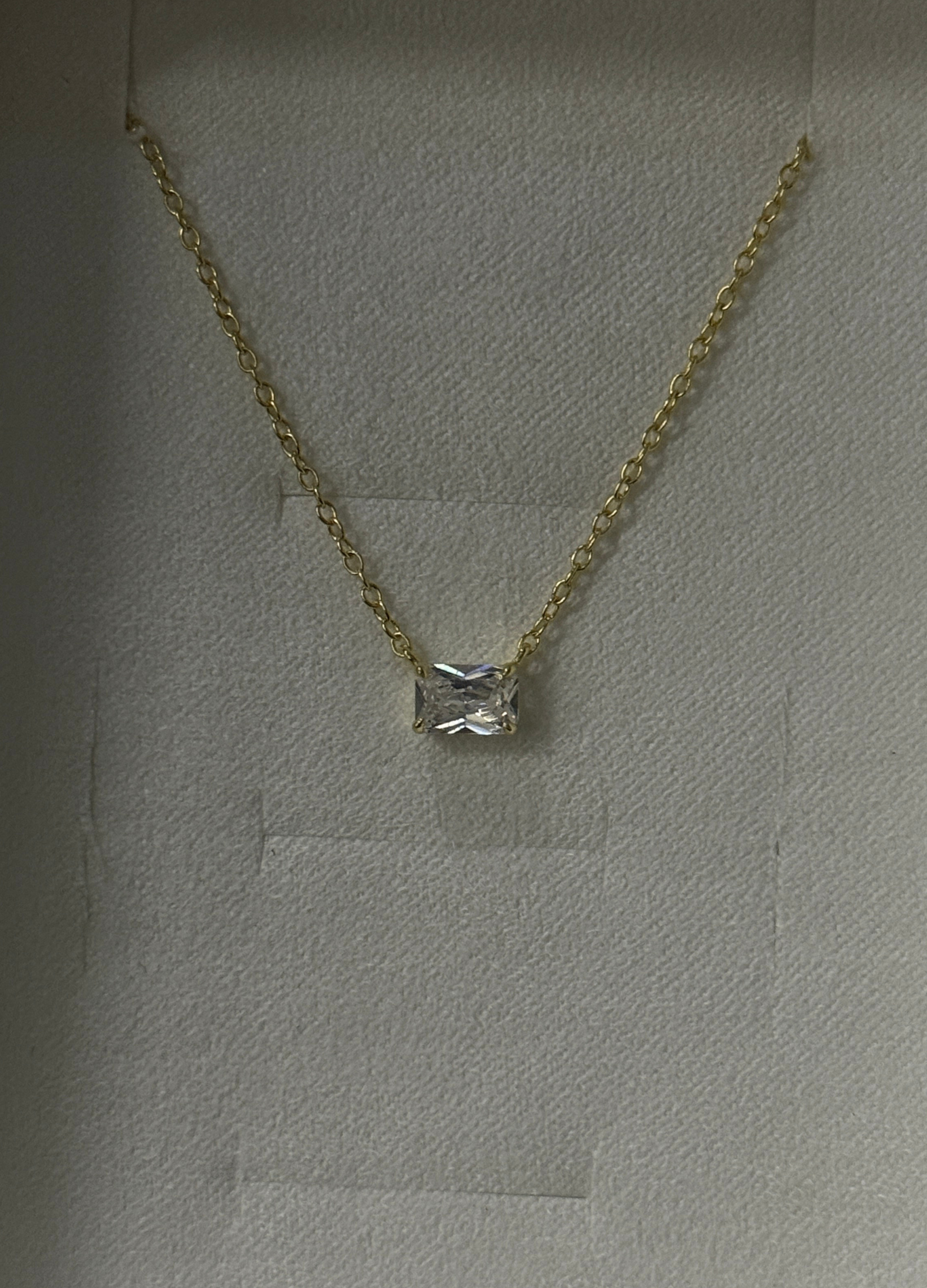 ZOE NECKLACE