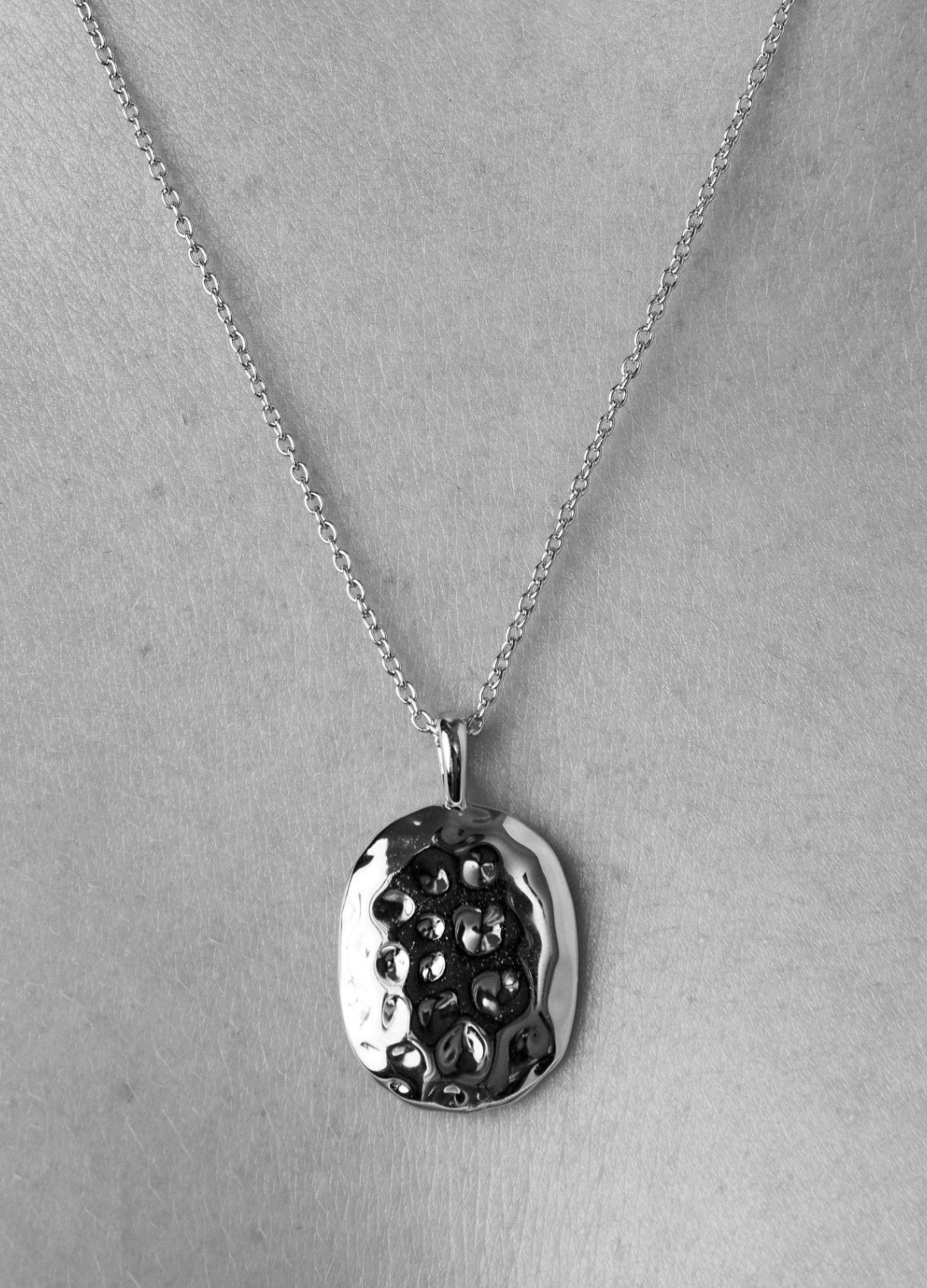 ARLO NECKLACE