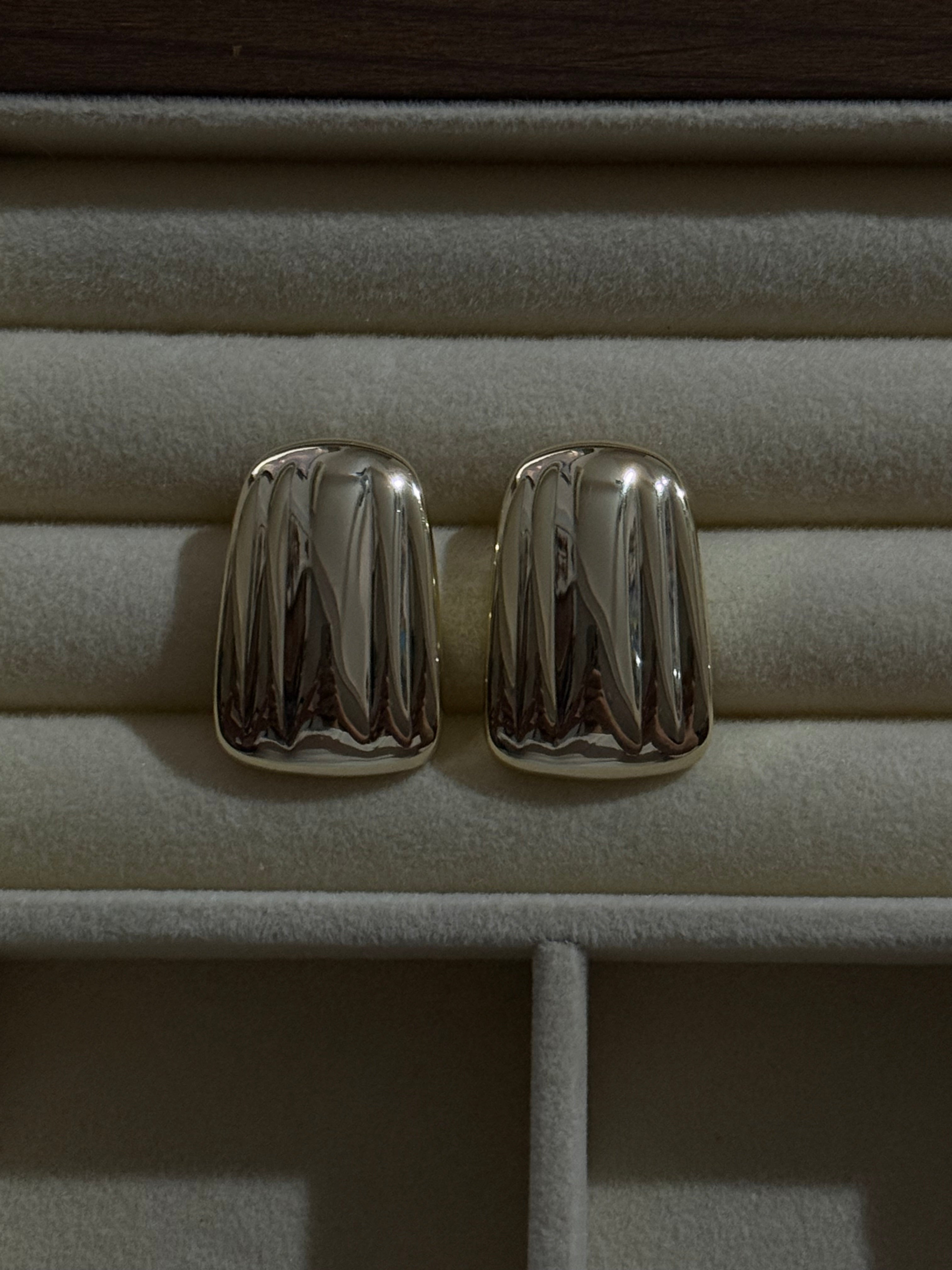 HILL EARRINGS