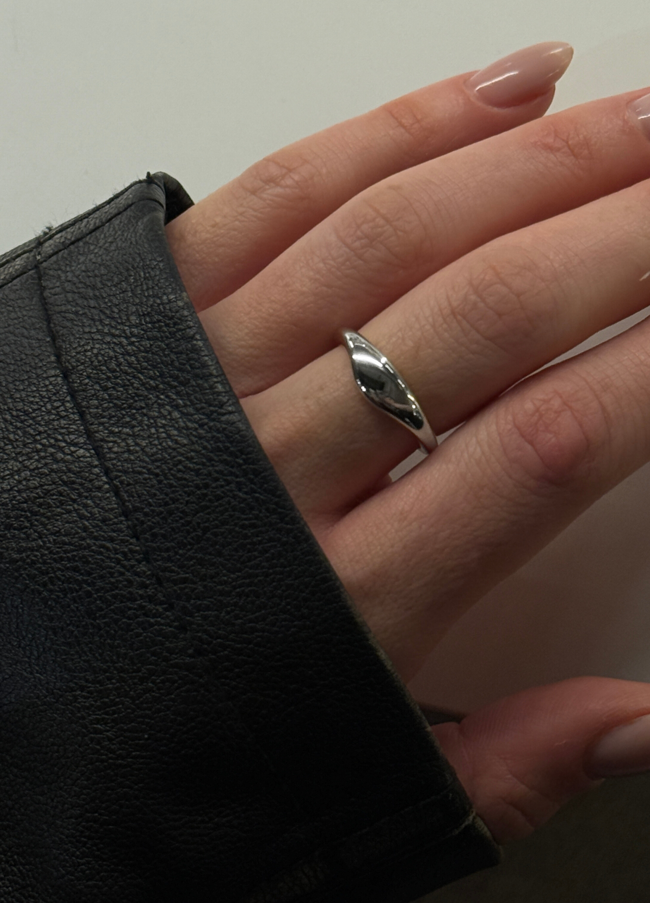 MIA RING