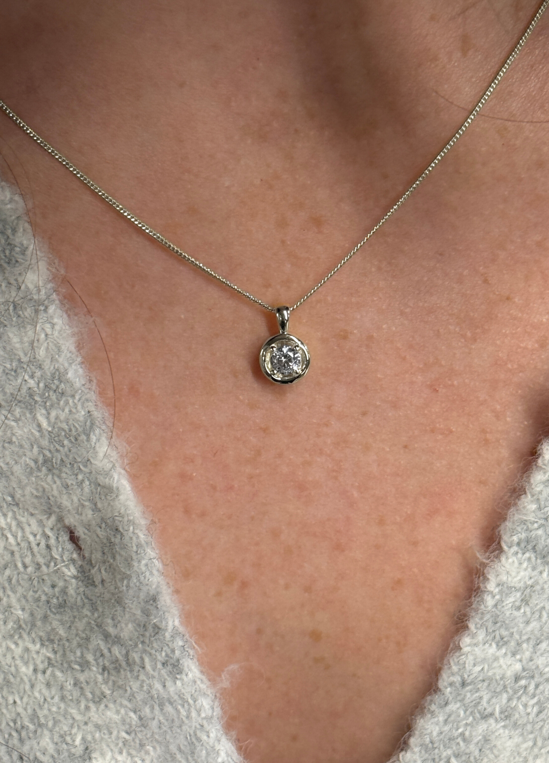 MELANIE NECKLACE