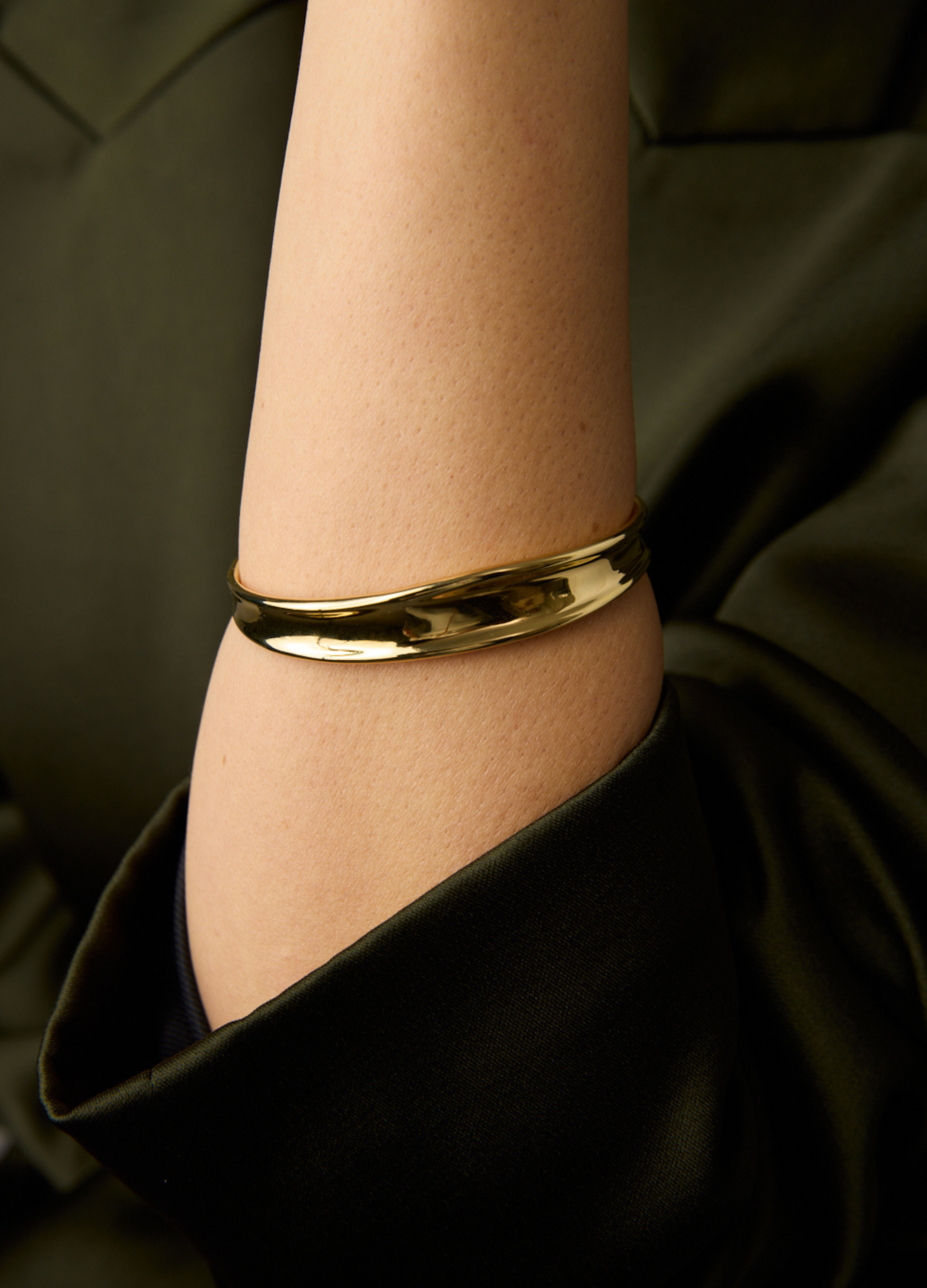 WAVE BANGLE