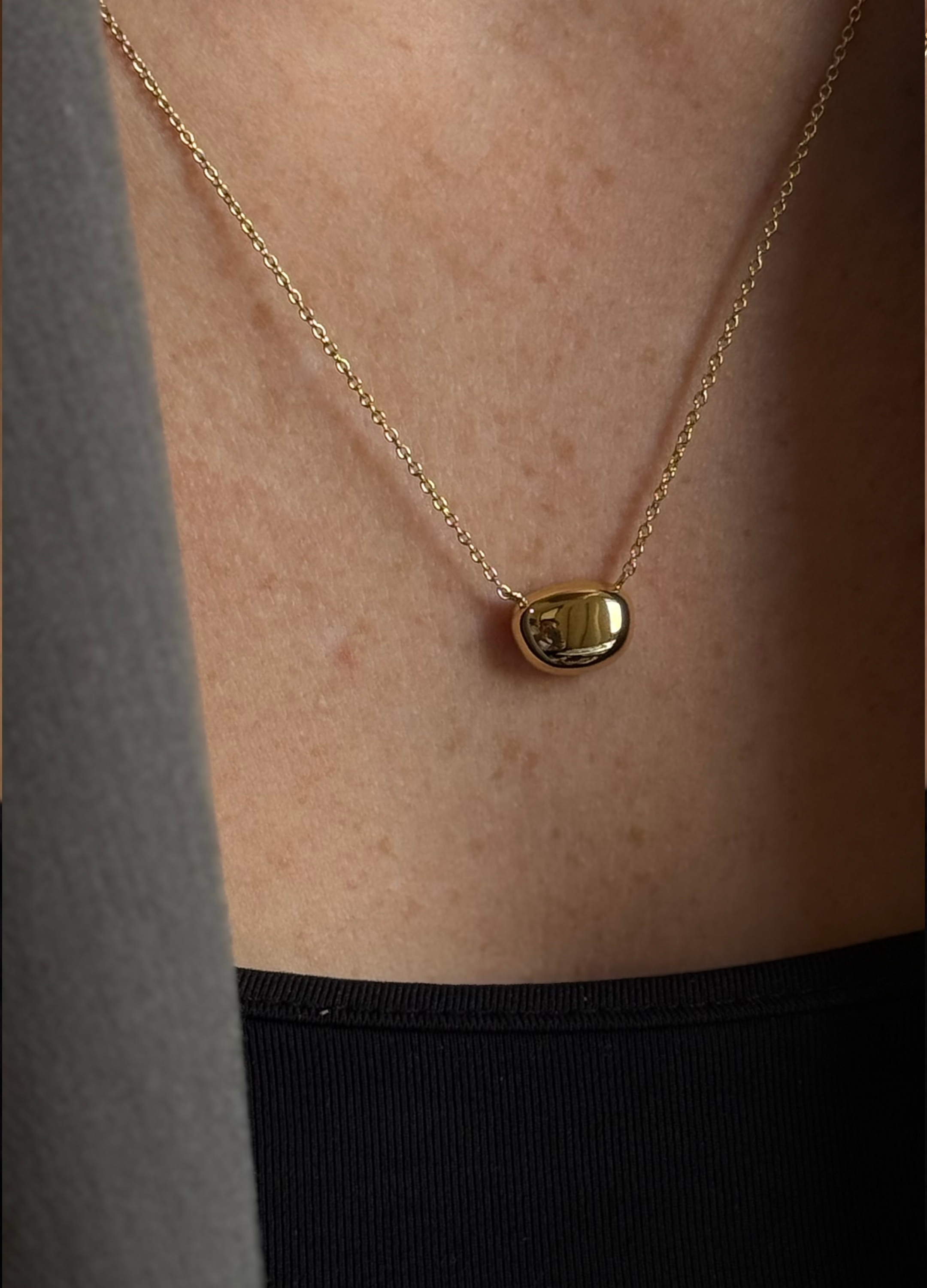 PEBBLE NECKLACE