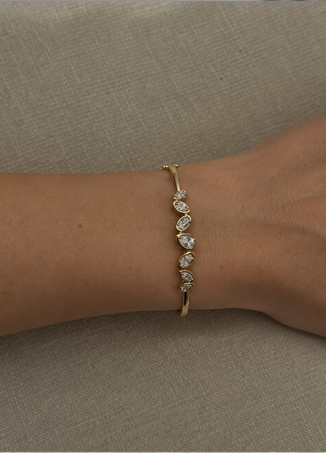 PÉTALE BANGLE