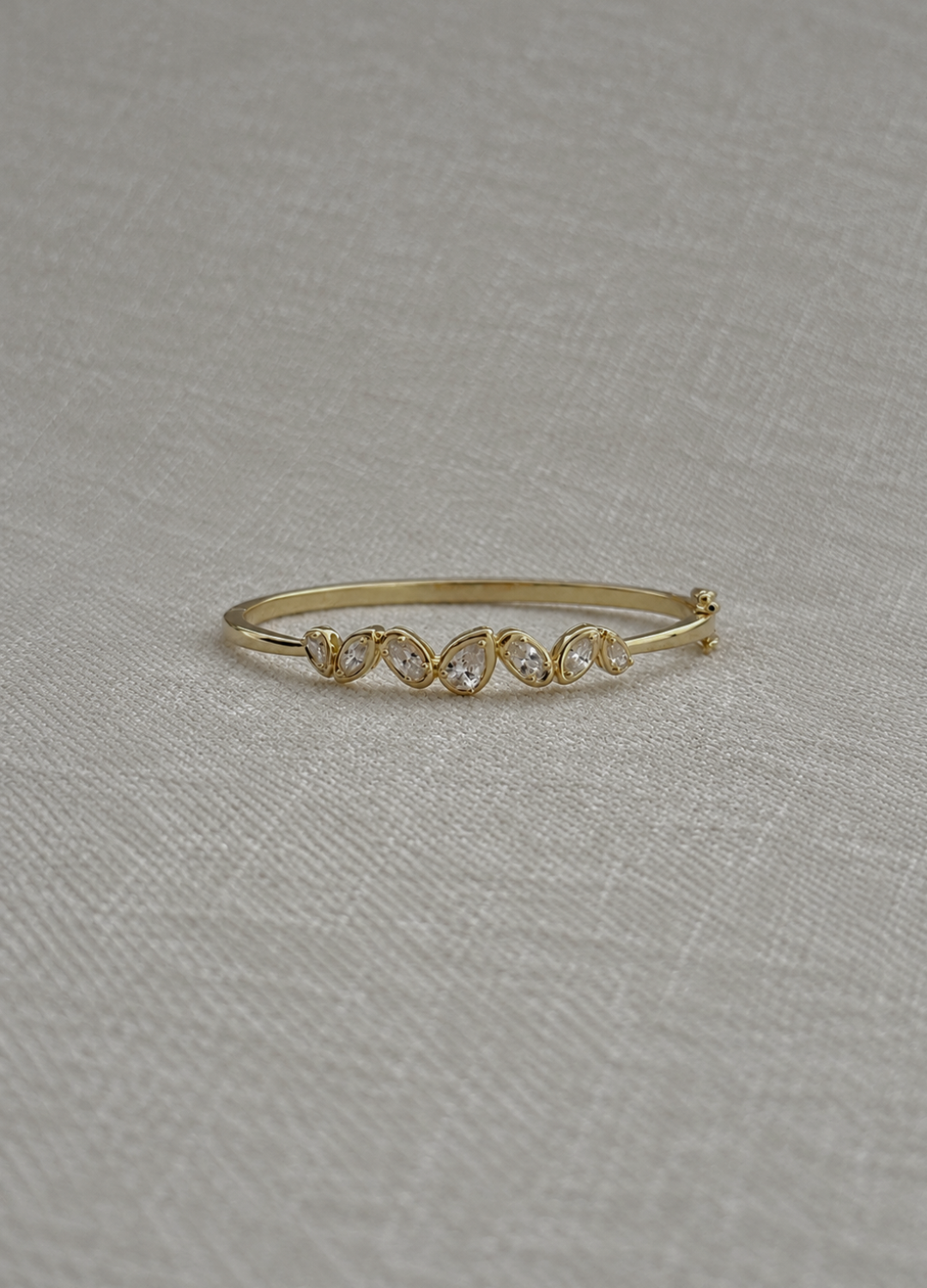 PÉTALE BANGLE