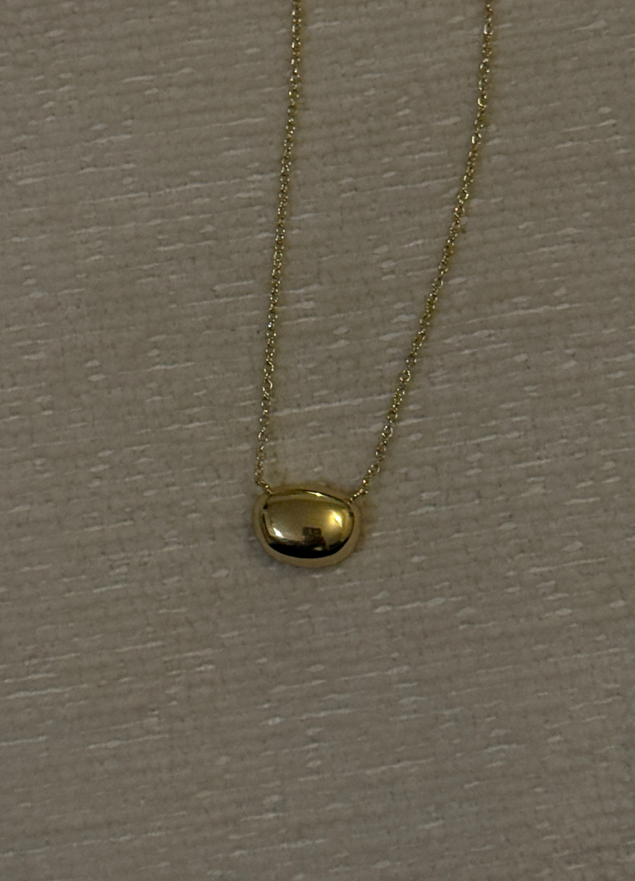 PEBBLE NECKLACE