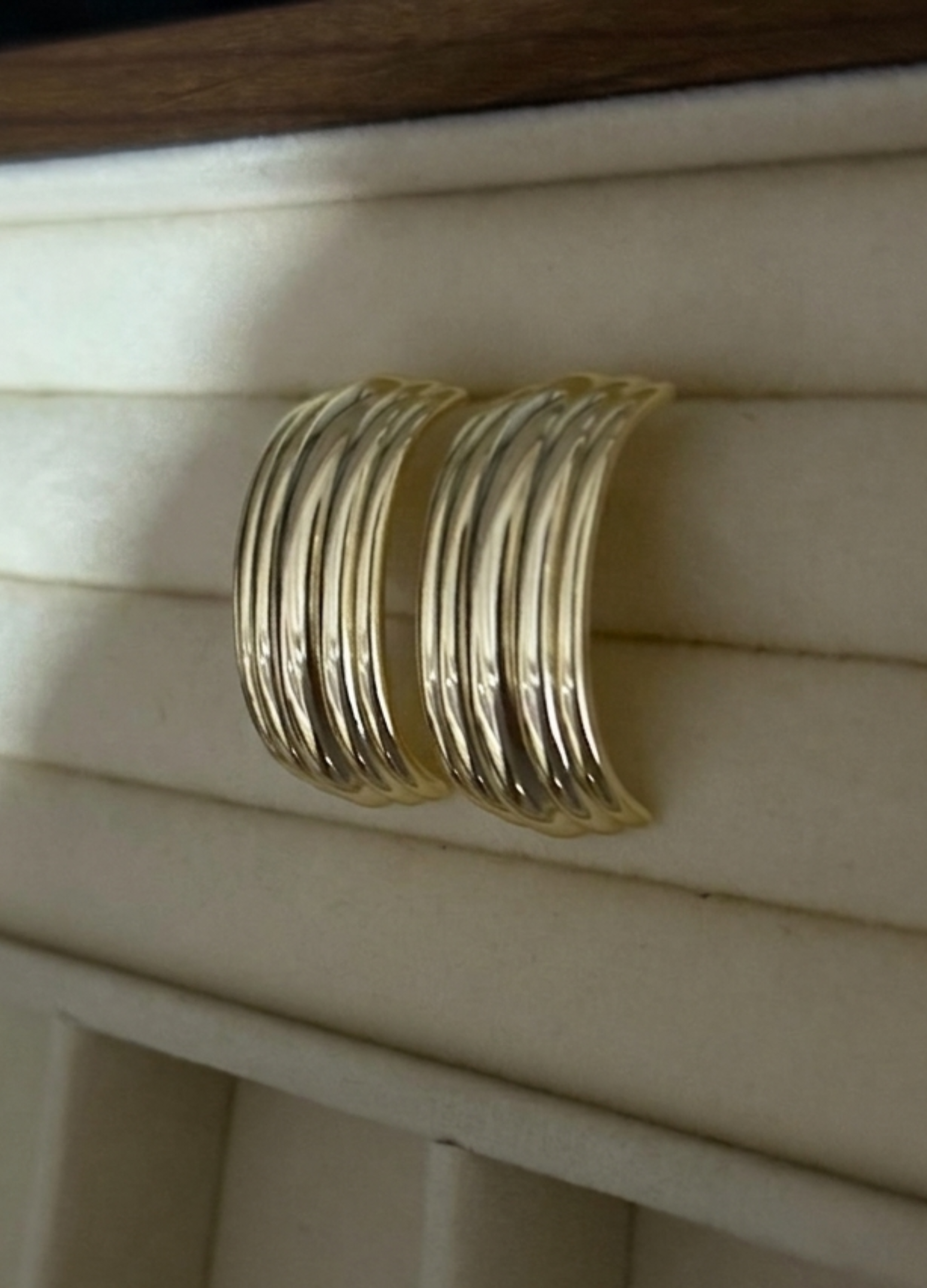 MOUND EARRINGS