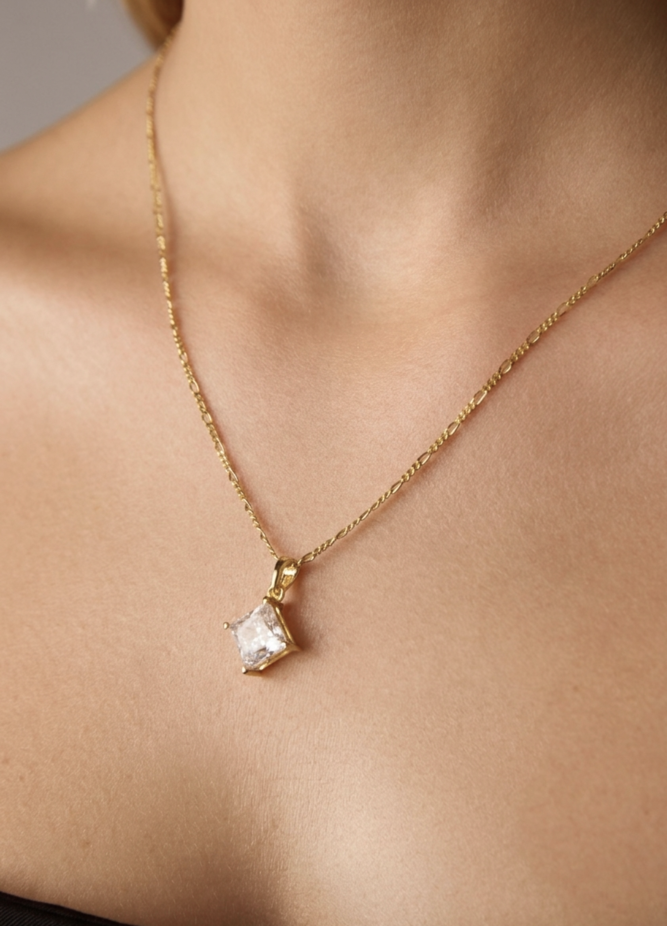 NOEMI NECKLACE
