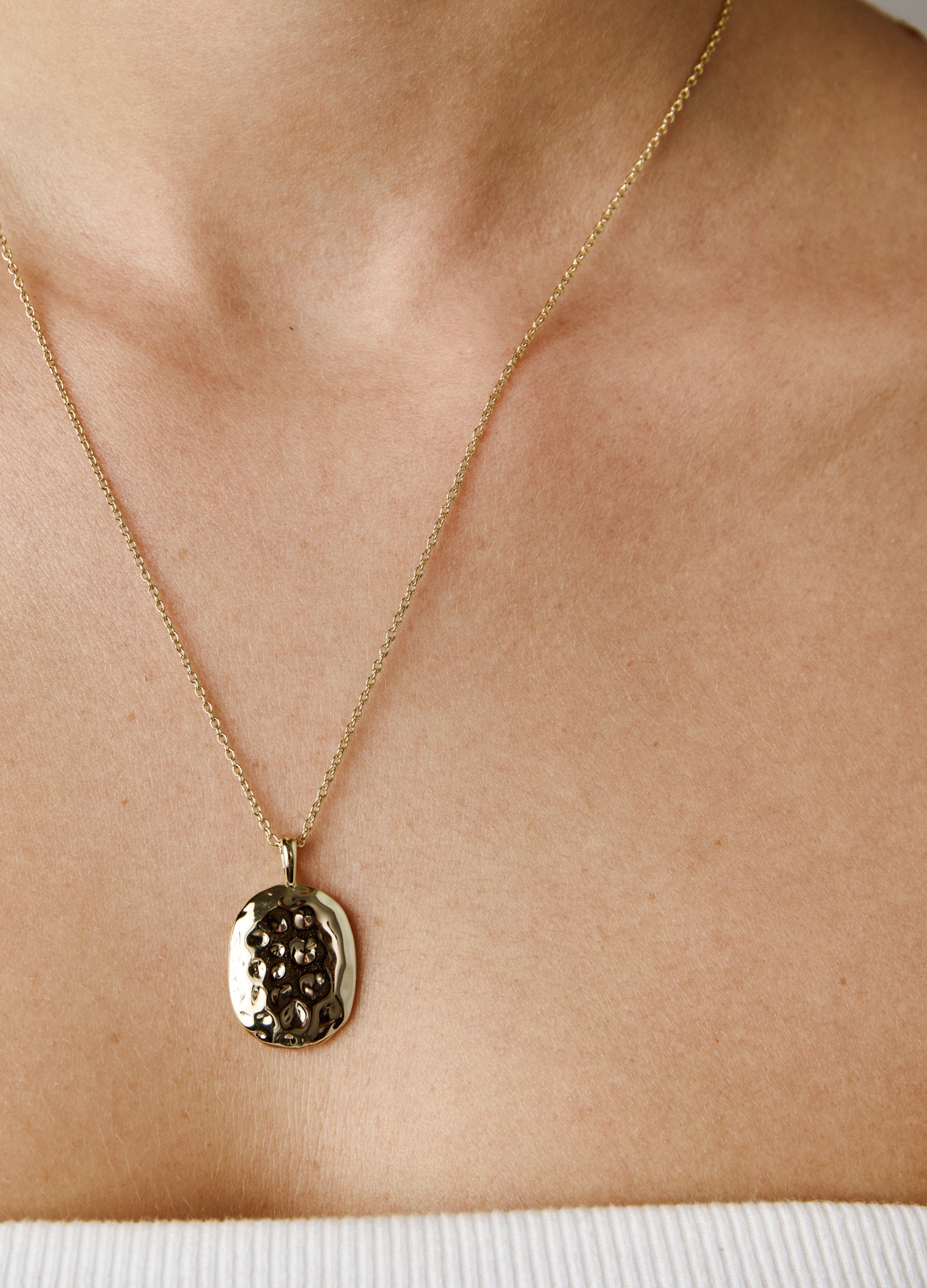 ARLO NECKLACE