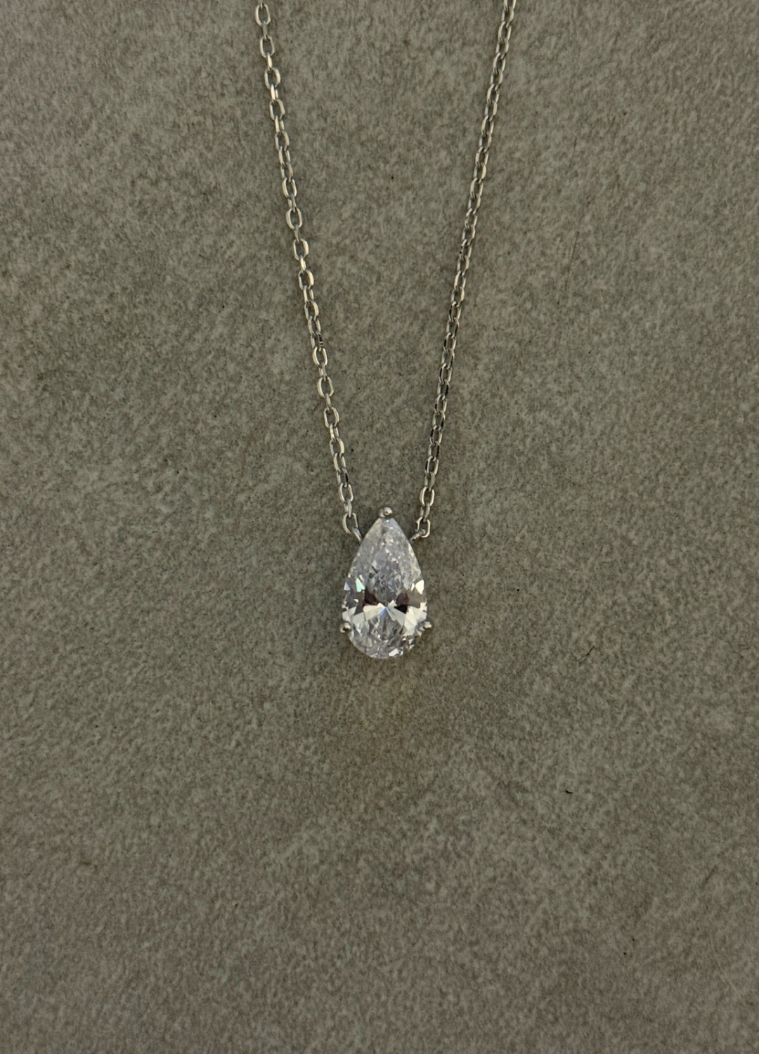 POIRE NECKLACE